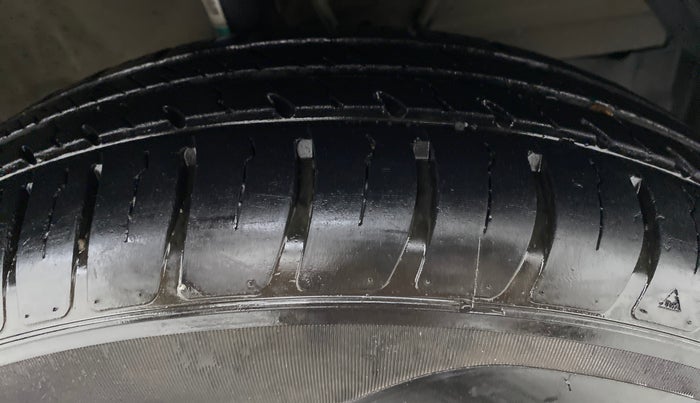 2019 Maruti Dzire VXI, Petrol, Manual, 18,652 km, Right Front Tyre Tread