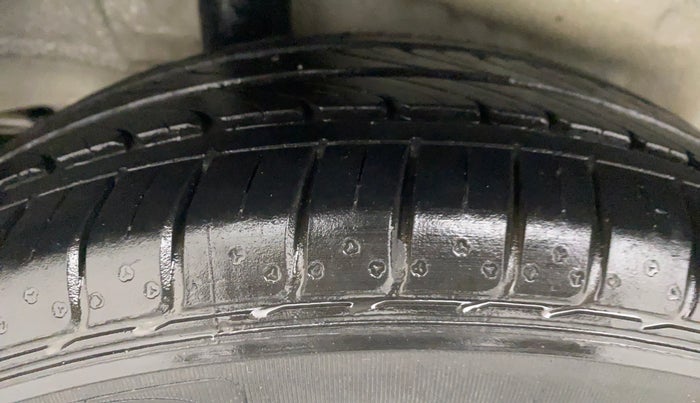 2017 Honda City V MT PETROL, Petrol, Manual, 35,601 km, Right Rear Tyre Tread