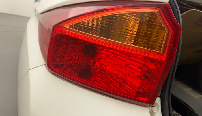 2017 Honda City V MT PETROL, Petrol, Manual, 35,601 km, Left tail light - Minor damage