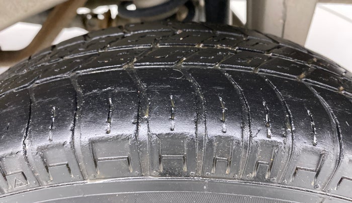 2019 Maruti Eeco 7 STR, Petrol, Manual, 24,832 km, Left Rear Tyre Tread