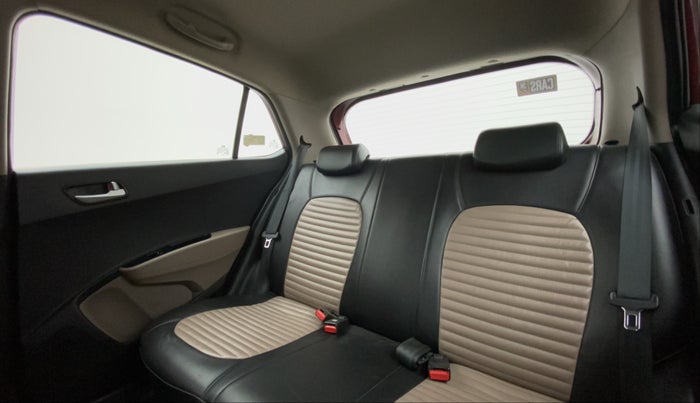 2016 Hyundai Grand i10 ASTA (O) 1.2 KAPPA VTVT, Petrol, Manual, 38,193 km, Right Side Rear Door Cabin