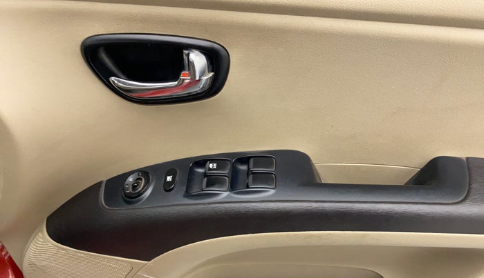 2012 Hyundai i10 MAGNA 1.2 KAPPA2, Petrol, Manual, 28,619 km, Right front window switch / handle - Power window makes minor noise