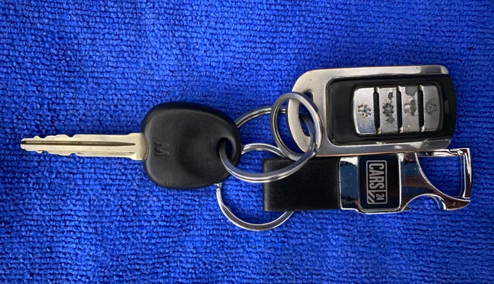 2017 Hyundai Eon MAGNA +, Petrol, Manual, 50,472 km, Key Close Up