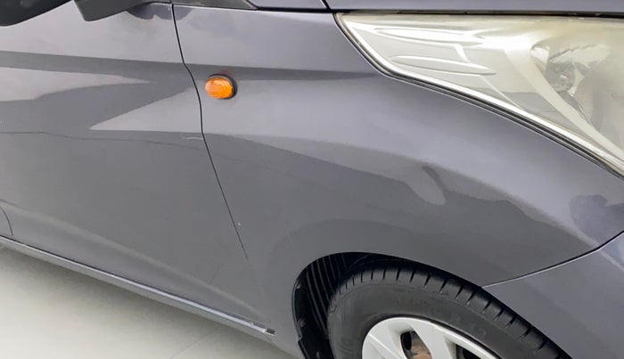 2017 Hyundai Eon MAGNA +, Petrol, Manual, 50,472 km, Right fender - Paint has minor damage