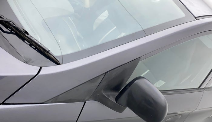 2017 Hyundai Eon MAGNA +, Petrol, Manual, 50,472 km, Left A pillar - Minor scratches