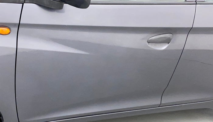 2017 Hyundai Eon MAGNA +, Petrol, Manual, 50,472 km, Front passenger door - Paint has faded