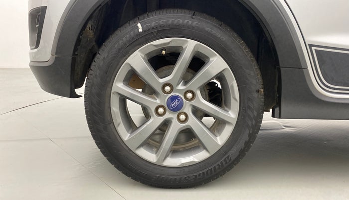 2018 Ford FREESTYLE TITANIUM + 1.2 TI-VCT, Petrol, Manual, 87,278 km, Right Rear Wheel