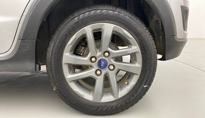 2018 Ford FREESTYLE TITANIUM + 1.2 TI-VCT, Petrol, Manual, 87,278 km, Left Rear Wheel