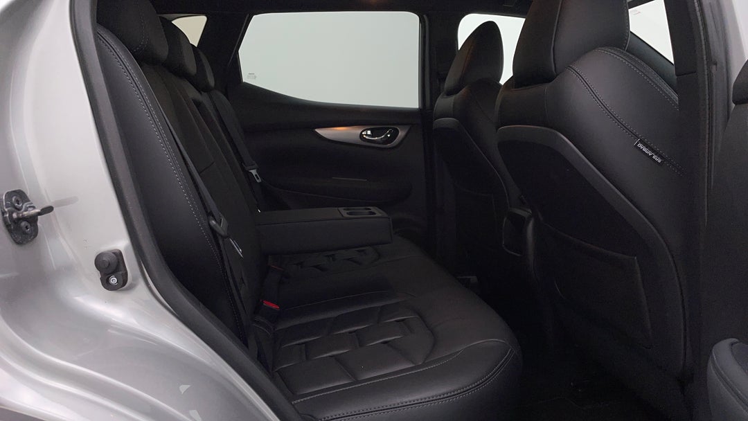 2018 Nissan Qashqai Ti, Automatic, 52888 km, Right Side Rear Door Cabin View