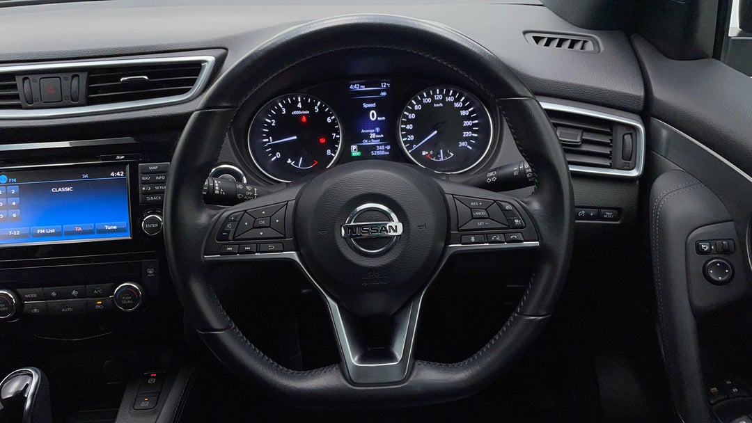 2018 Nissan Qashqai Ti, Automatic, 52888 km, Steering Wheel Close-up