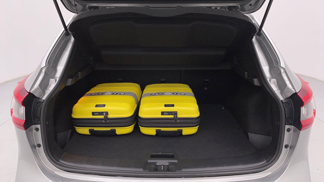 2018 Nissan Qashqai Ti, Automatic, 52888 km, Boot Inside View with Luggage