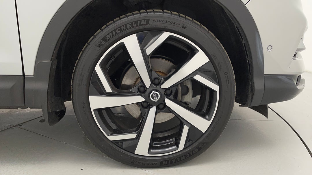 2018 Nissan Qashqai Ti, Automatic, 52888 km, Right Front Wheel