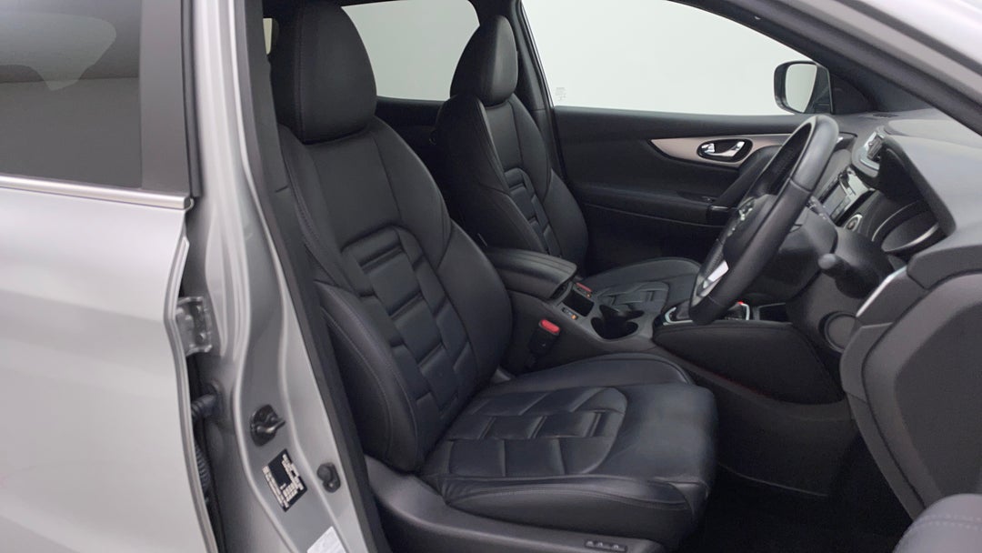 2018 Nissan Qashqai Ti, Automatic, 52888 km, Right Side Front Door Cabin View