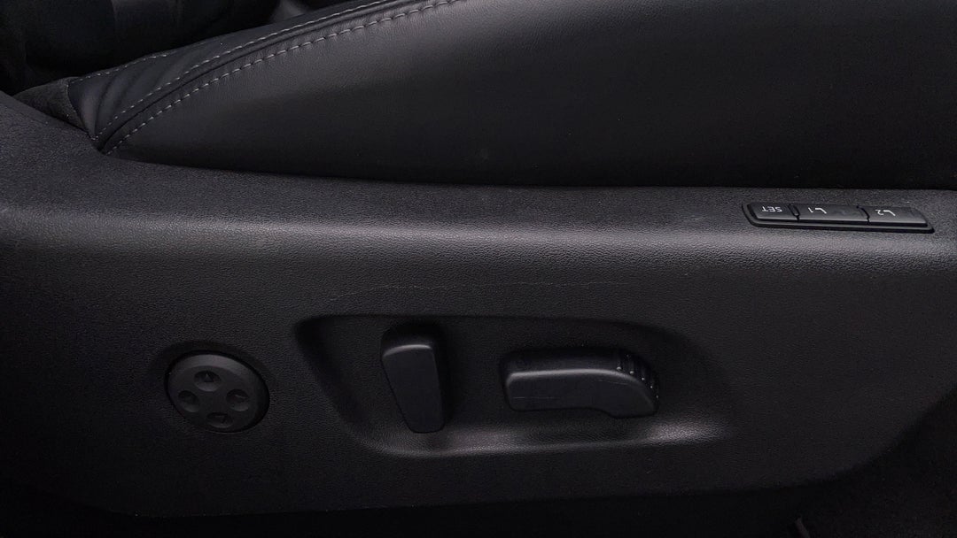 2018 Nissan Qashqai Ti, Automatic, 52888 km, Drivers Side Adjustment Panel