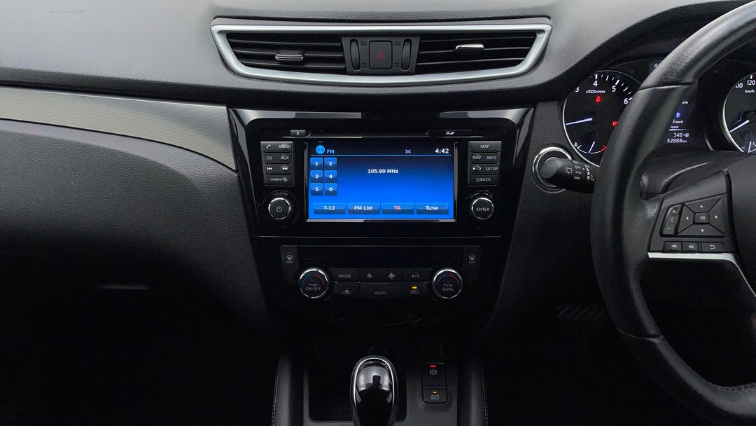 2018 Nissan Qashqai Ti, Automatic, 52888 km, Center Console