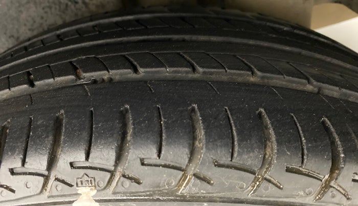 2019 Maruti Ciaz DELTA 1.5 SHVS VVT MT, Petrol, Manual, 36,870 km, Left Rear Tyre Tread