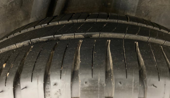 2015 Honda City V MT PETROL, Petrol, Manual, 61,965 km, Left Rear Tyre Tread