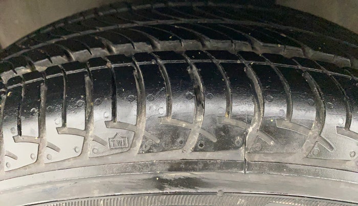 2015 Maruti Celerio VXI d, Petrol, Manual, 81,840 km, Left Front Tyre Tread