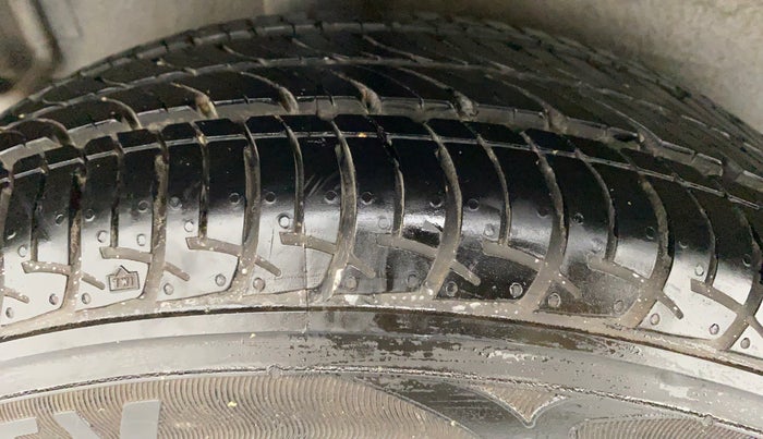 2015 Maruti Celerio VXI d, Petrol, Manual, 81,840 km, Right Rear Tyre Tread