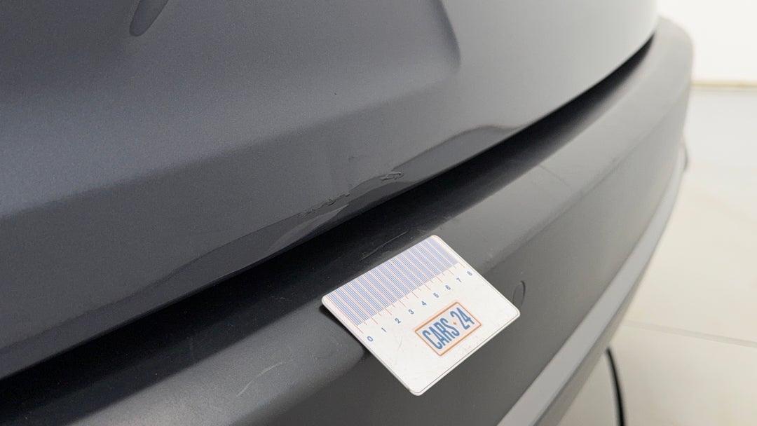 Boot / Tailgate Tailgate Dent