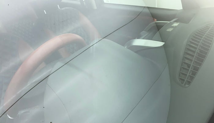 2017 Renault Duster RXS CVT, Petrol, Automatic, 28,069 km, Front windshield - Minor spot on windshield