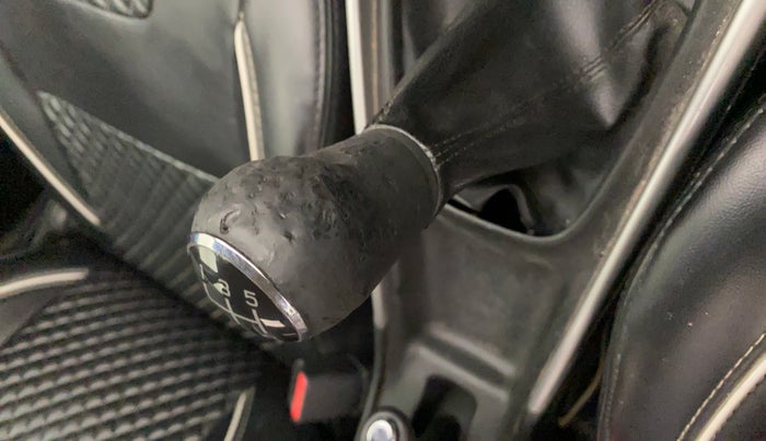 2018 Maruti Baleno RS 1.0 PETROL, Petrol, Manual, 69,269 km, Gear lever - Knob cover torn