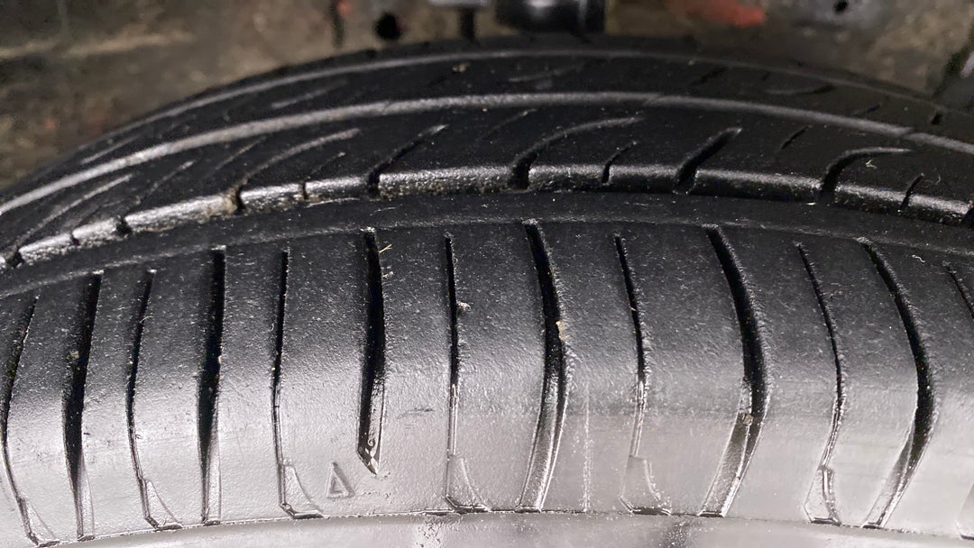 Right Front Tyre Tread