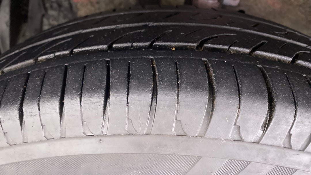 Left Front Tyre Tread