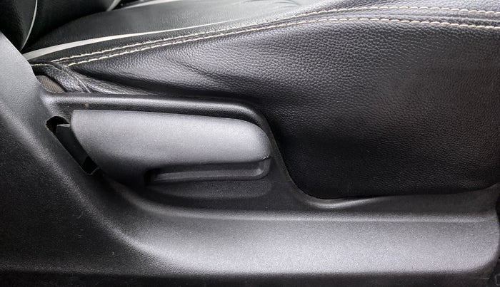 2017 Maruti Swift VXI D, Petrol, Manual, 54,038 km, Driver Side Adjustment Panel