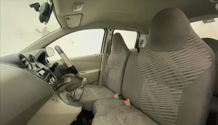 2016 Datsun Go A, Petrol, Manual, 31,330 km, Right Side Front Door Cabin