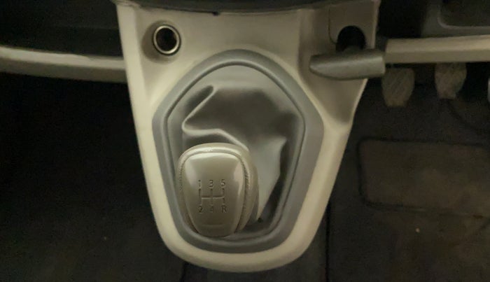 2016 Datsun Go A, Petrol, Manual, 31,330 km, Gear Lever