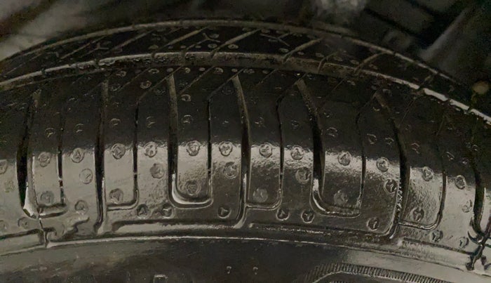 2016 Datsun Go A, Petrol, Manual, 31,330 km, Right Rear Tyre Tread