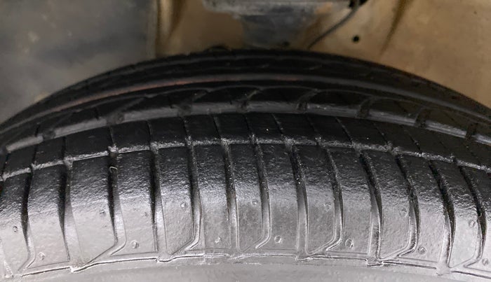 2018 Maruti IGNIS ALPHA 1.2 K12 AMT, Petrol, Automatic, 33,911 km, Left Front Tyre Tread
