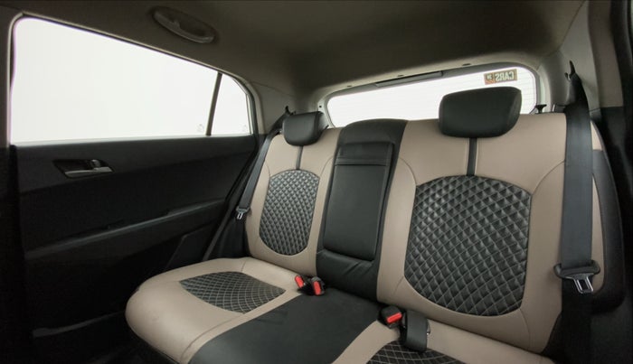2016 Hyundai Creta SX PLUS 1.6 PETROL, Petrol, Manual, 1,00,496 km, Right Side Rear Door Cabin