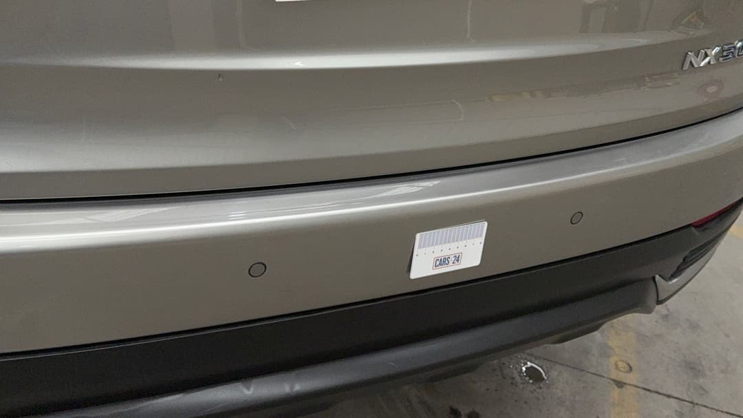 2018 Lexus Nx300h Luxury Hybrid (FWD), Automatic, 68525 km, Bumper Rear Scratch