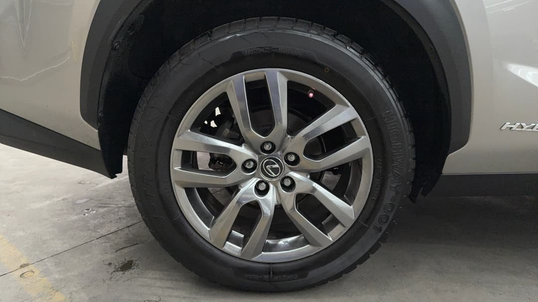 2018 Lexus Nx300h Luxury Hybrid (FWD), Automatic, 68525 km, Right Rear Wheel