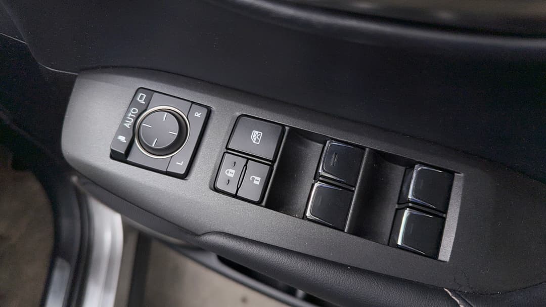 2018 Lexus Nx300h Luxury Hybrid (FWD), Automatic, 68525 km, Drivers Side Door Panel Controls