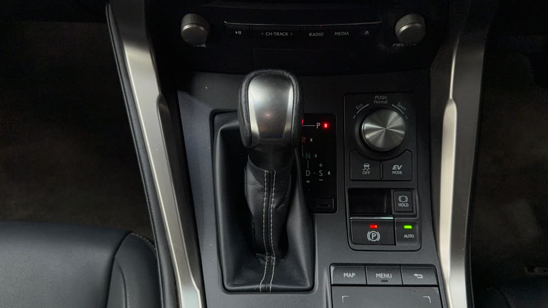 2018 Lexus Nx300h Luxury Hybrid (FWD), Automatic, 68525 km, Gear Lever 