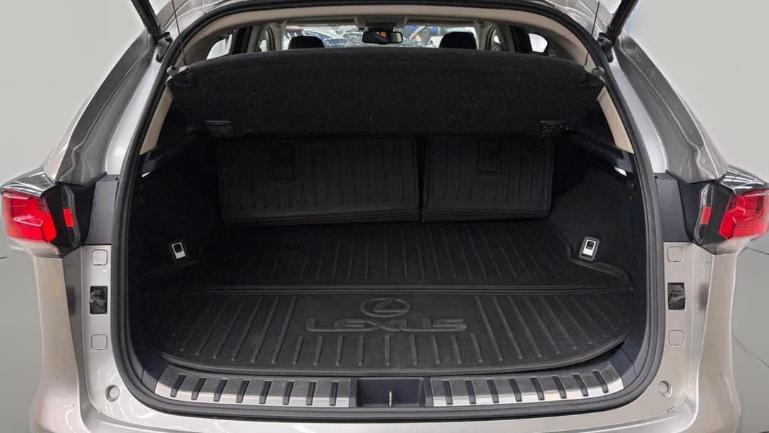 2018 Lexus Nx300h Luxury Hybrid (FWD), Automatic, 68525 km, Boot Inside View