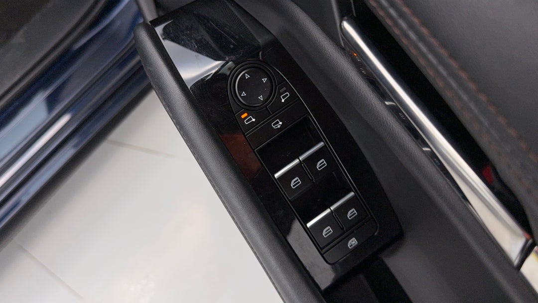 2021 Mazda 3 G20 Touring, Automatic, 58999 km, Drivers Side Door Panel Controls