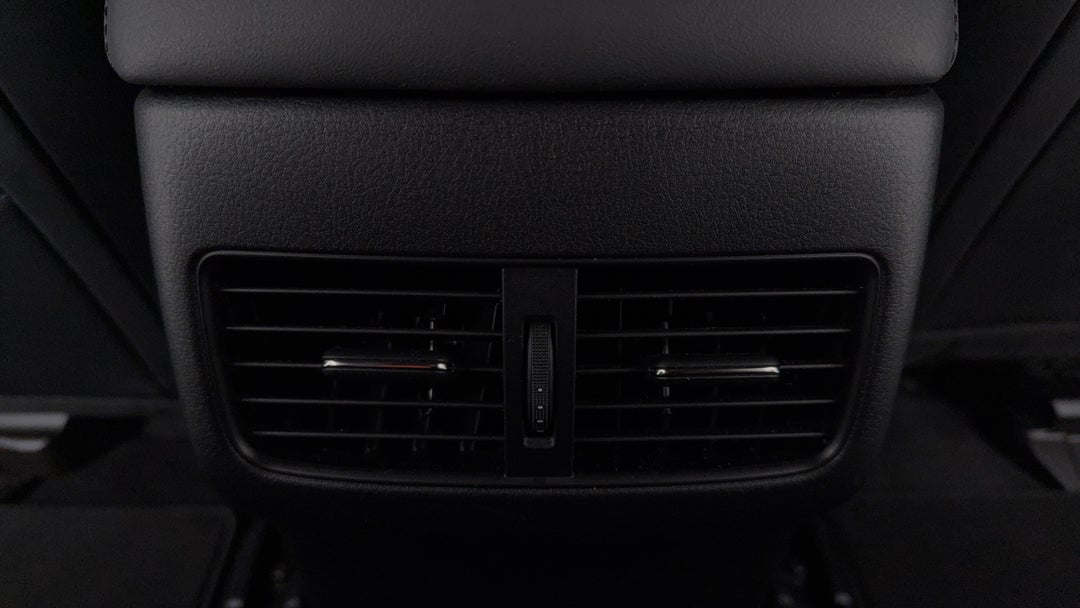 2021 Mazda 3 G20 Touring, Automatic, 58999 km, Rear A/C Vent