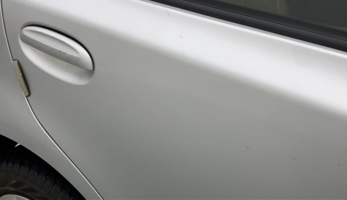 2012 Toyota Etios Liva G SP, Petrol, Manual, 79,235 km, Right rear door - Minor scratches