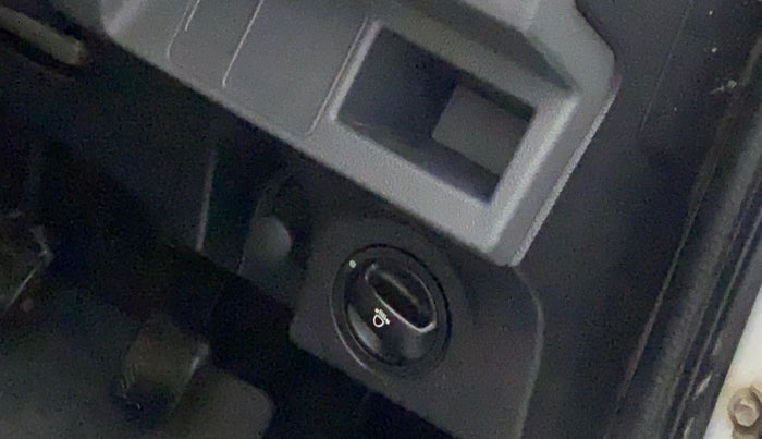 2012 Toyota Etios Liva G SP, Petrol, Manual, 79,235 km, Dashboard - Headlight height adjustment not working