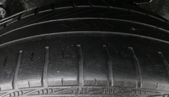 2013 Toyota Etios G, Petrol, Manual, 38,230 km, Left Rear Tyre Tread