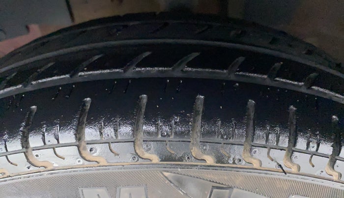 2017 Renault Kwid RXT, Petrol, Manual, 22,611 km, Left Front Tyre Tread