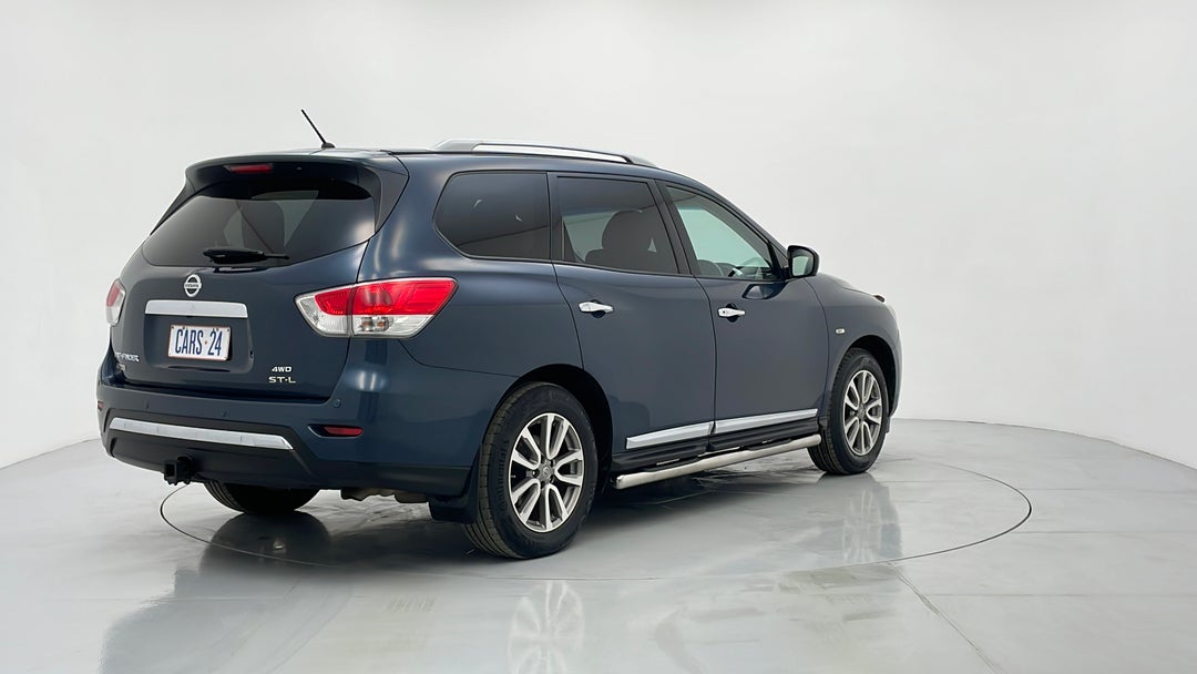 2014 Nissan Pathfinder St-l (4x4), Automatic, 98672 km, Right Back Diagonal (45- Degree) View