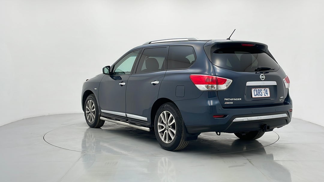 2014 Nissan Pathfinder St-l (4x4), Automatic, 98672 km, Left Back Diagonal (45- Degree) View