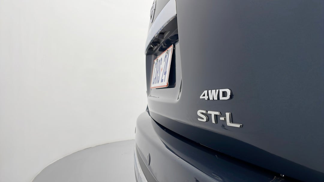 2014 Nissan Pathfinder St-l (4x4), Automatic, 98672 km, Badge (Boot Right Side)