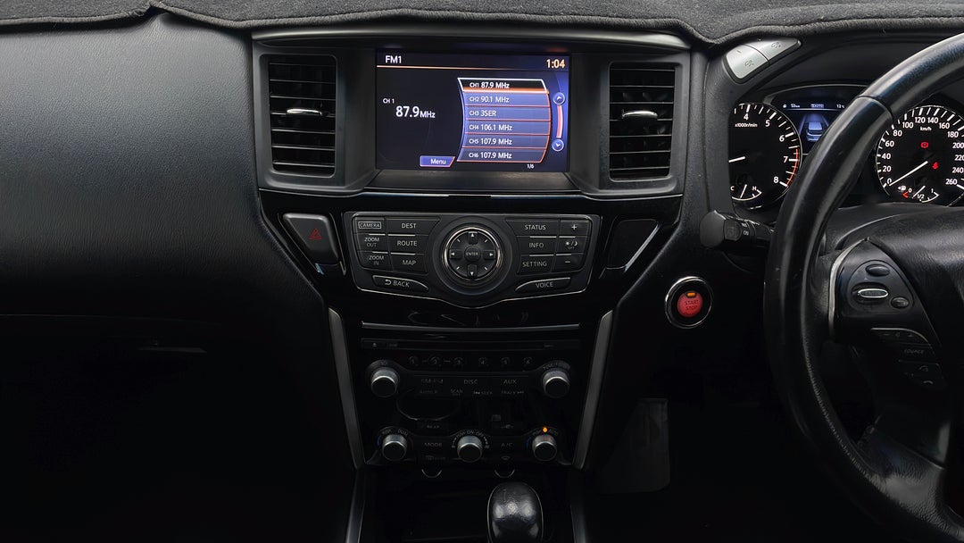 2014 Nissan Pathfinder St-l (4x4), Automatic, 98672 km, Center Console