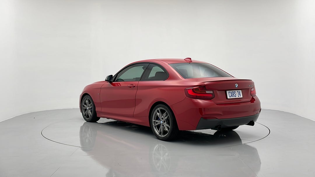 Left Back Diagonal (45- Degree) View